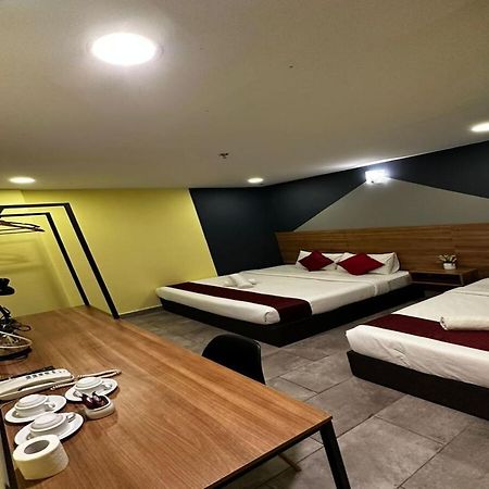 T-Hotel Mont Kiara Куала Лумпур Екстериор снимка