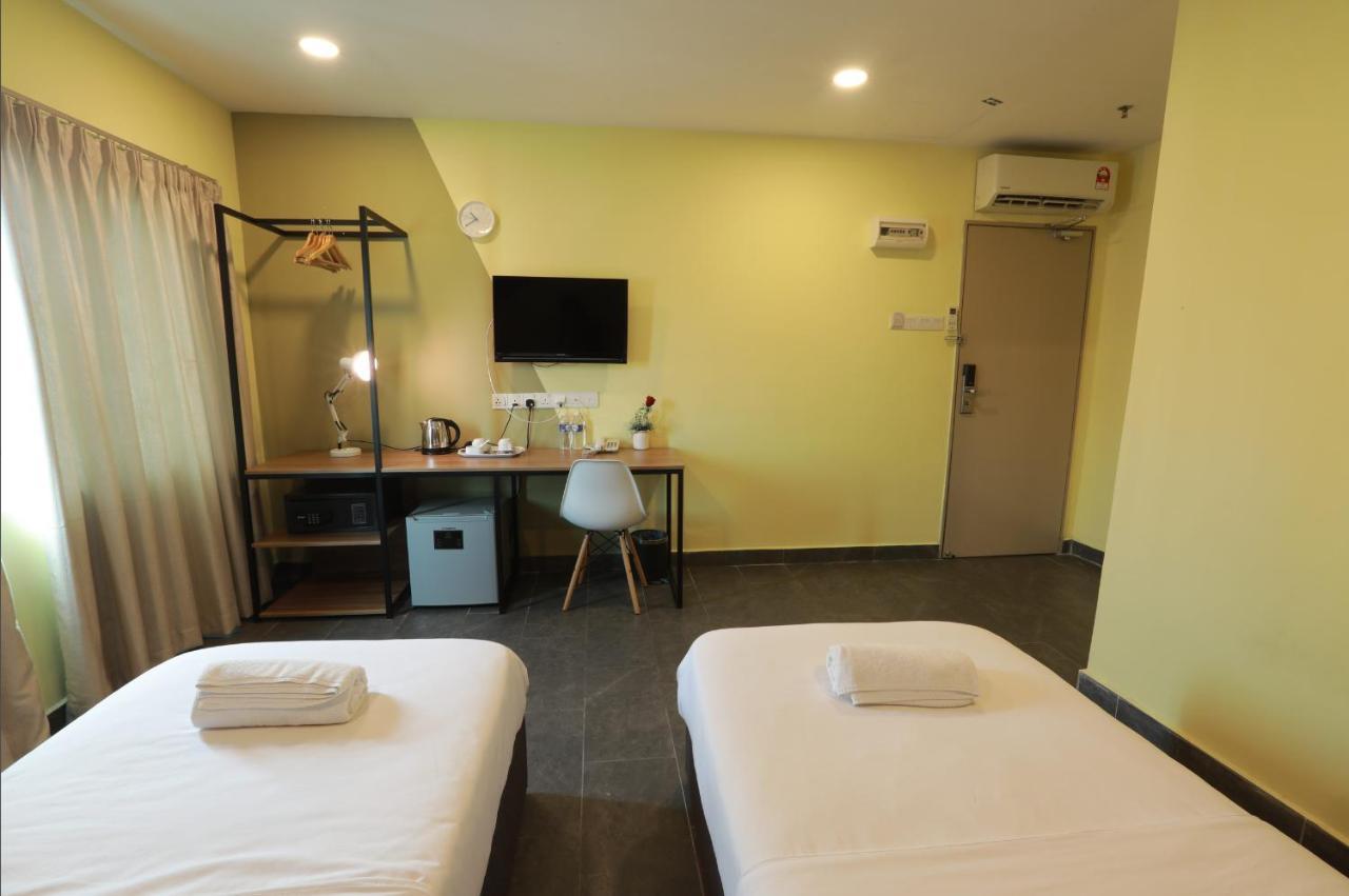 T-Hotel Mont Kiara Куала Лумпур Екстериор снимка