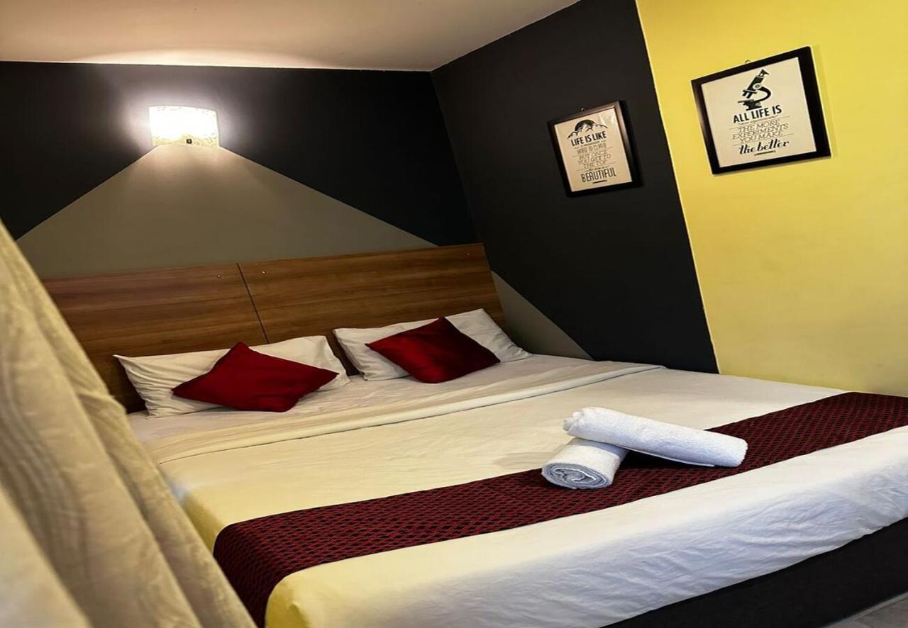 T-Hotel Mont Kiara Куала Лумпур Екстериор снимка