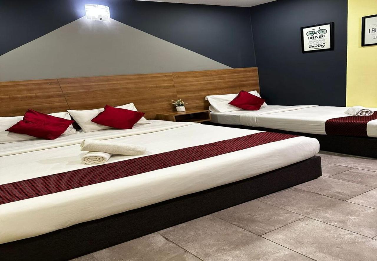 T-Hotel Mont Kiara Куала Лумпур Екстериор снимка