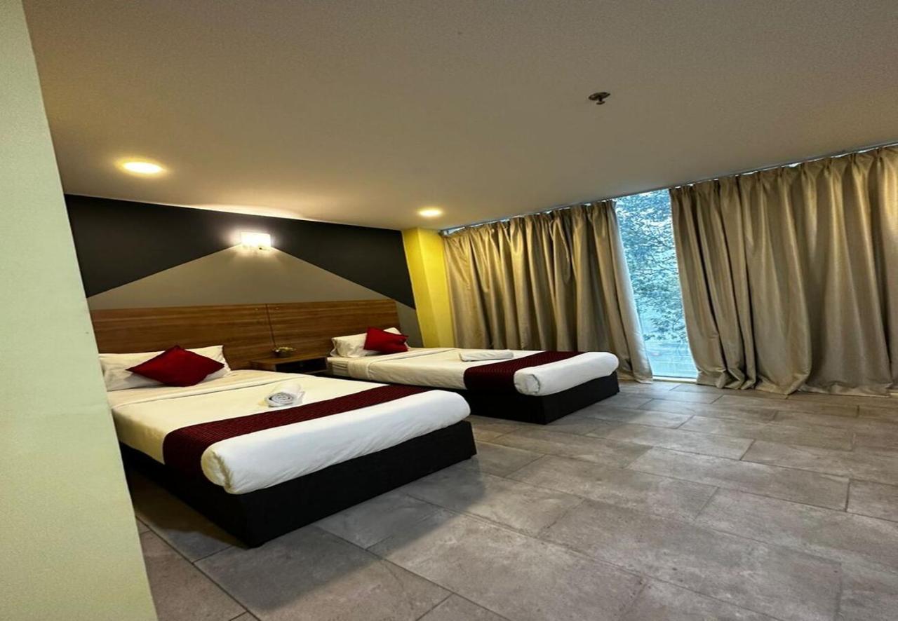 T-Hotel Mont Kiara Куала Лумпур Екстериор снимка