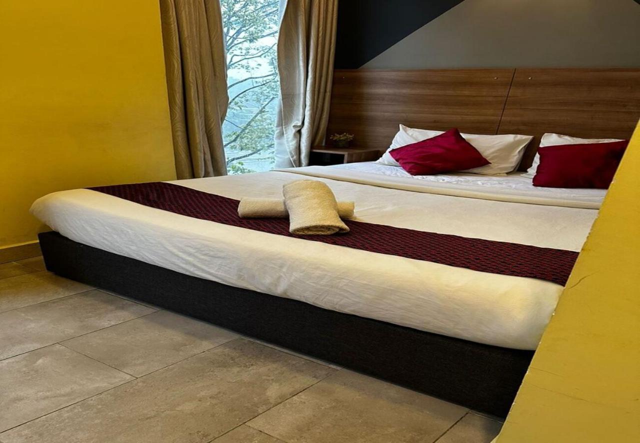 T-Hotel Mont Kiara Куала Лумпур Екстериор снимка