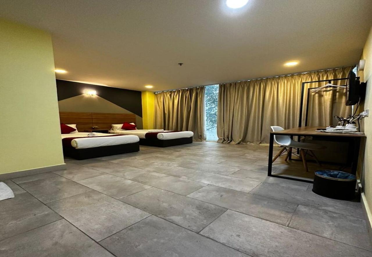T-Hotel Mont Kiara Куала Лумпур Екстериор снимка