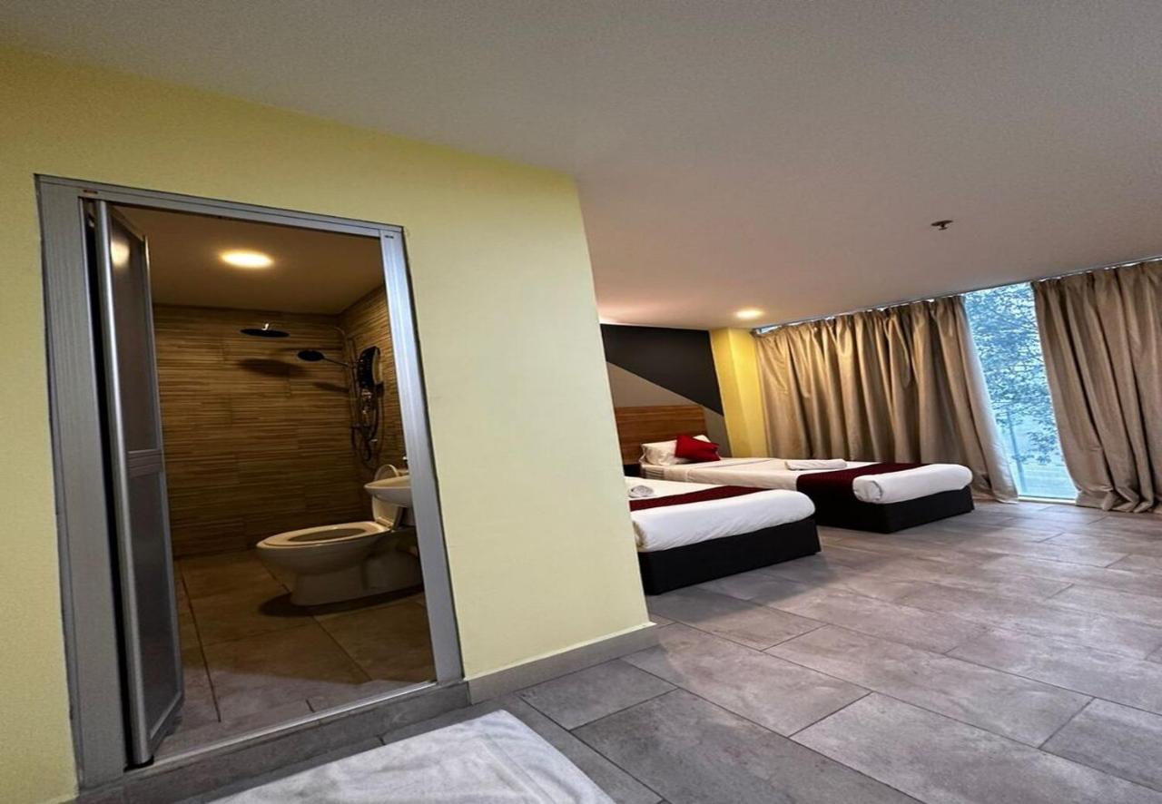 T-Hotel Mont Kiara Куала Лумпур Екстериор снимка